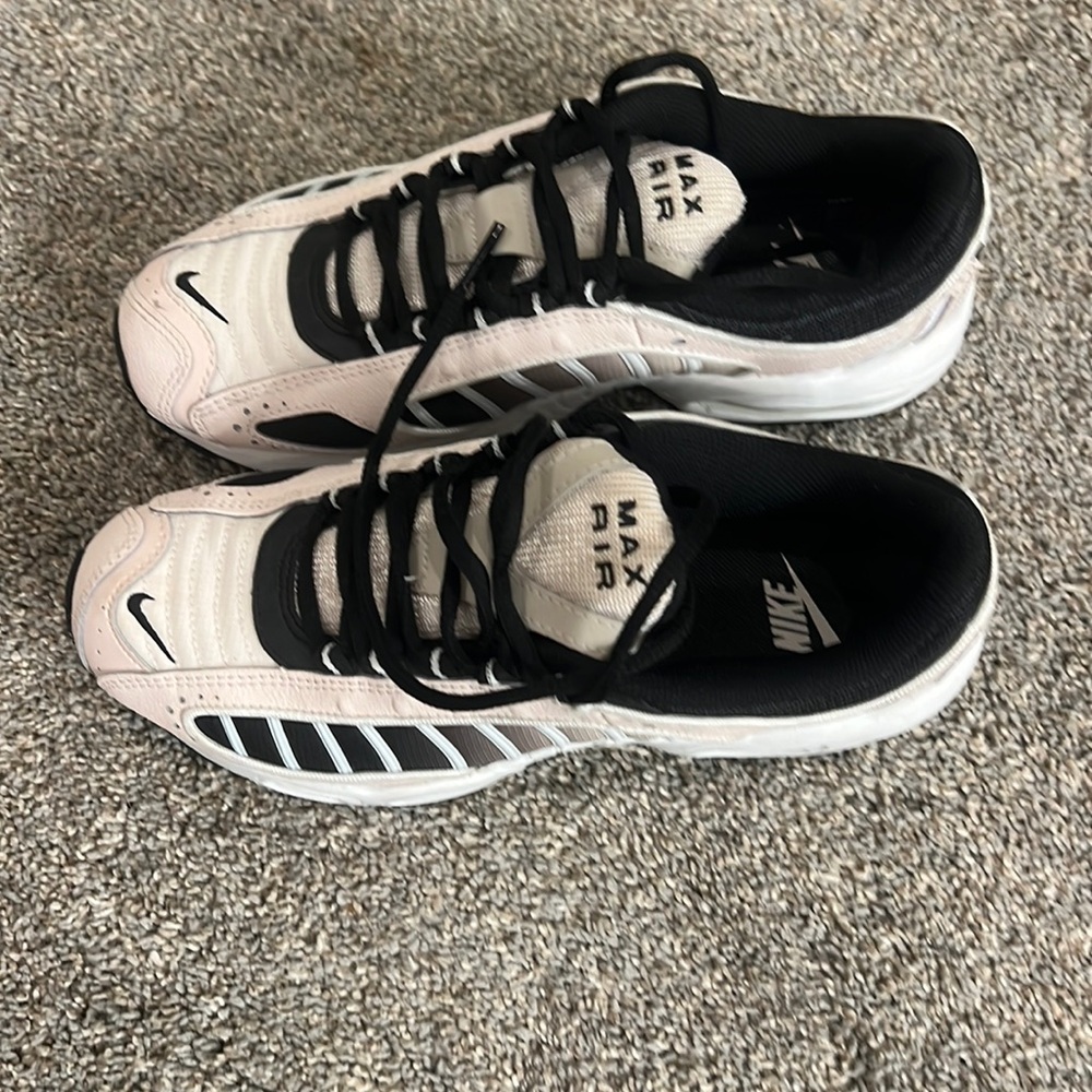 Brand new never work nike air max